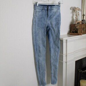 DIVIDED jeans size 2 Light blue skinny jeans